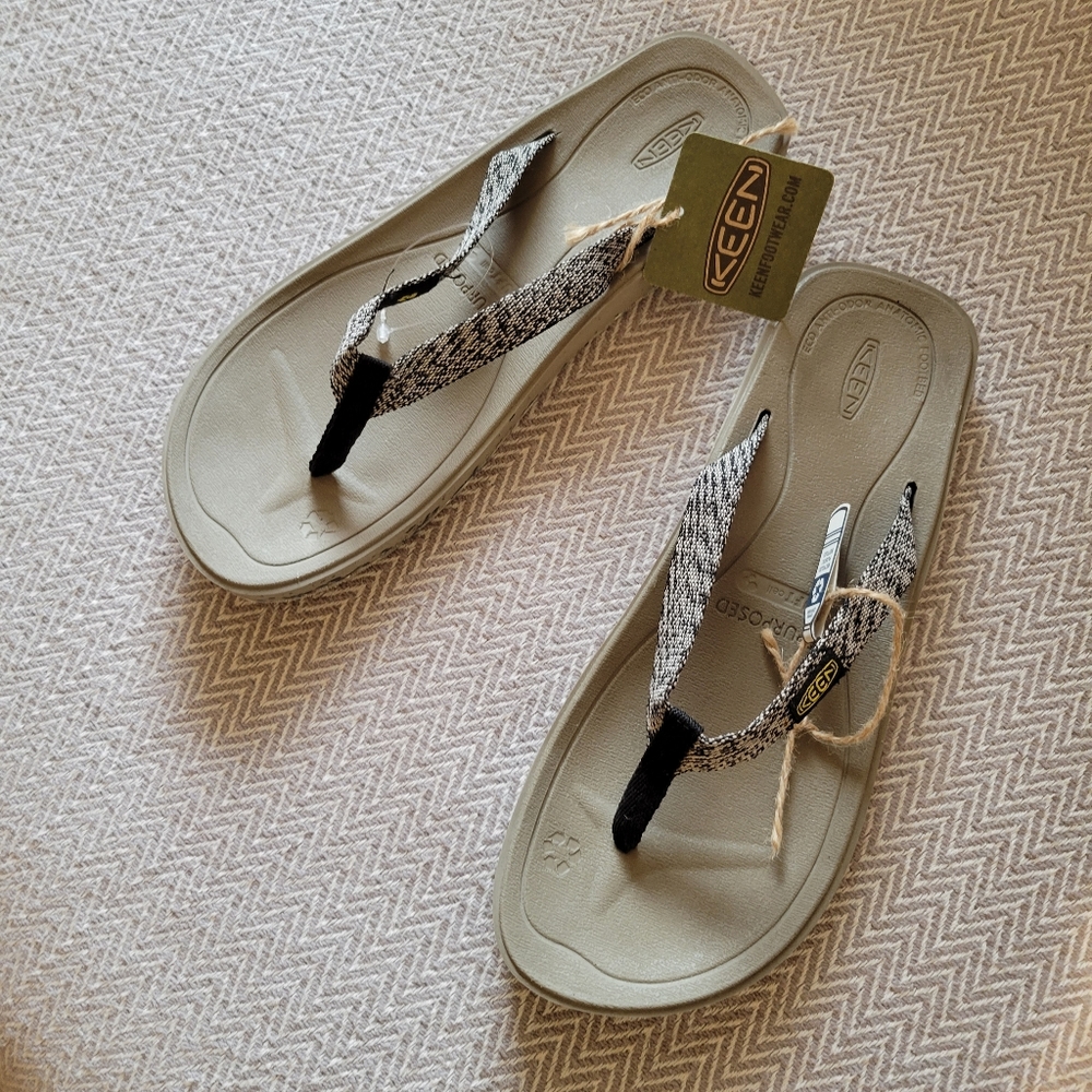 KEEN Harvest Flip Flop Black and Cream Web - Picture 2 of 7